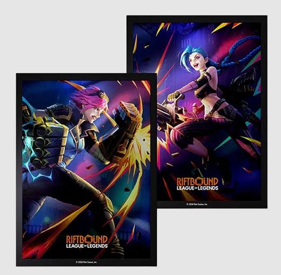 Protectores: Riftbound- Vendetta-  Vi vs Jinx Art Sleevers